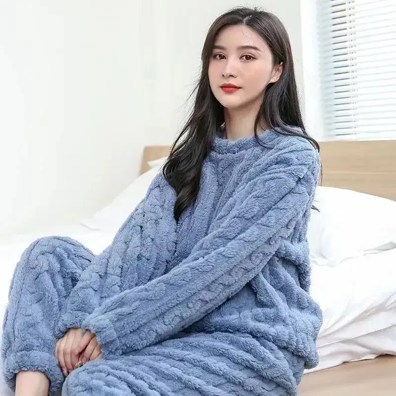 Fluffy Fleece Winter Pyjama Set Women’s 2-Piece Velvet Sleepwear - One Size