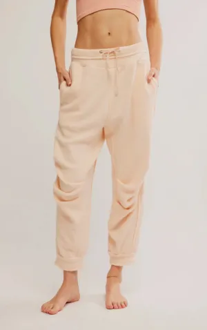 Free People Day Off Fleece Joggers - TENDER PEACH