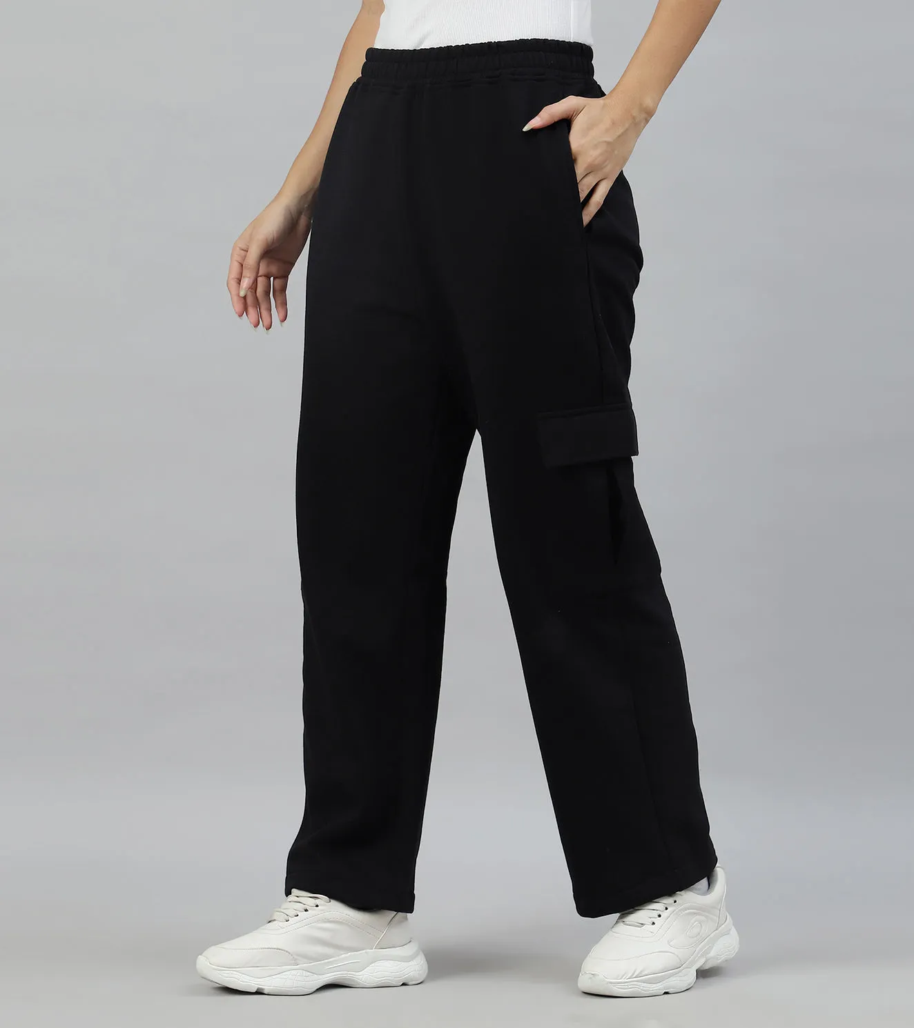 Women's Cozy Fleece Wide Leg Cargo Sweatpant